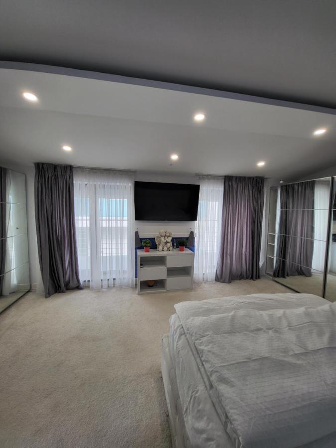Large Luxury Apartment - Penthouse - Terrace Bucarest Exterior foto